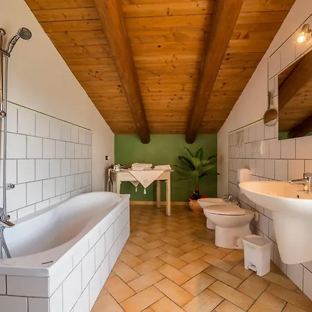 Agriturismo Il Nido Di Bacco Hotel Saluzzo