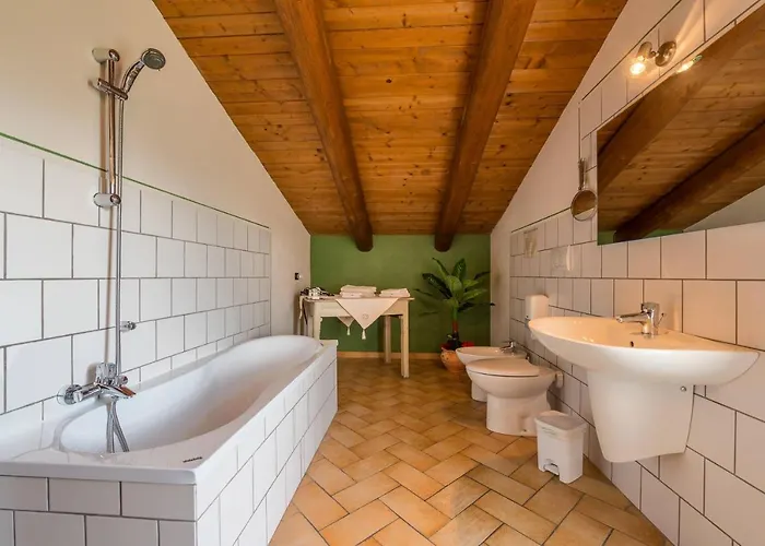 Agriturismo Il Nido Di Bacco Hotel Saluzzo